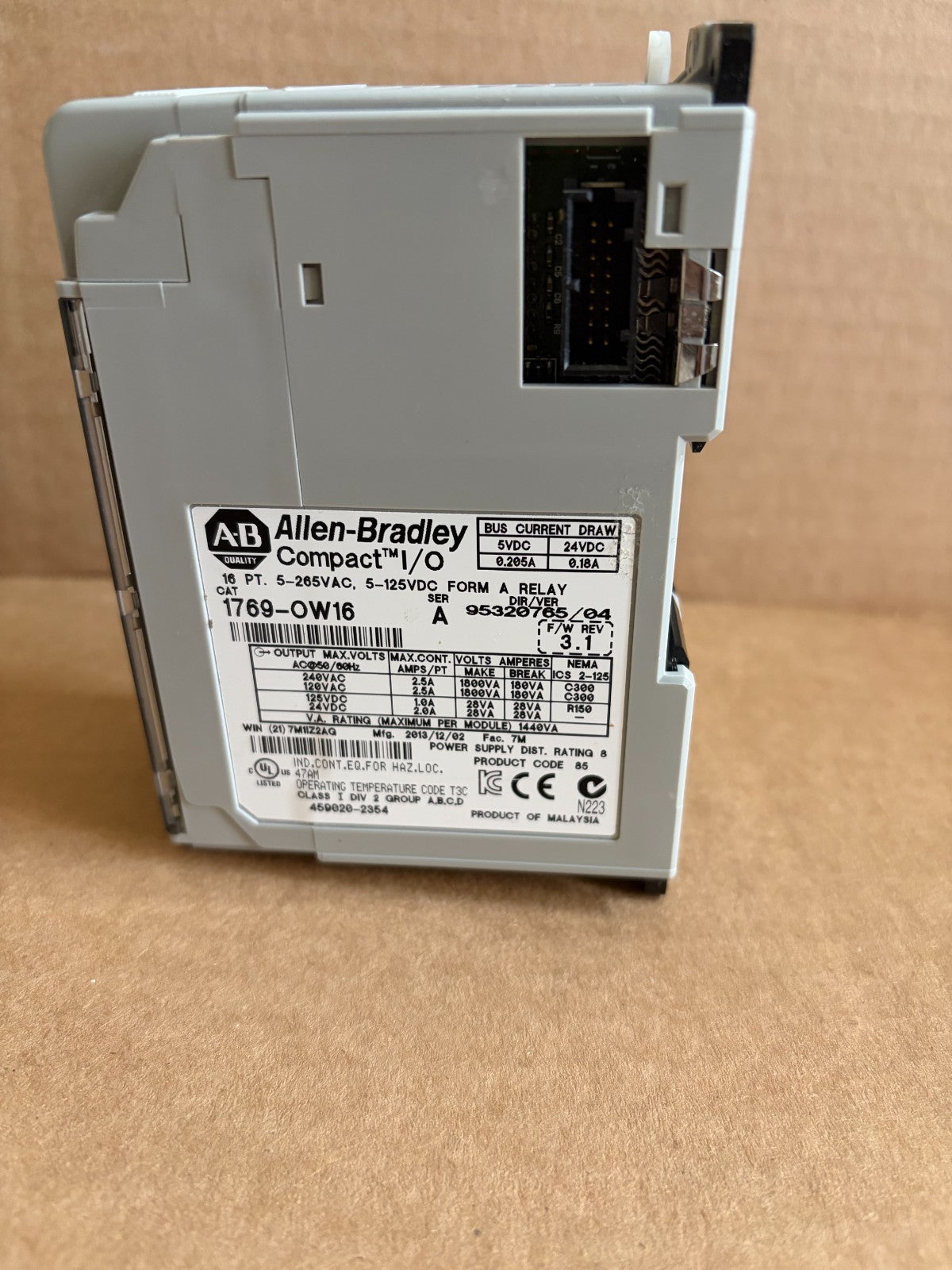 Allen Bradley 1769-OW16 /A Compact I/O 16PT Output Module FW 3.1 - actual 1