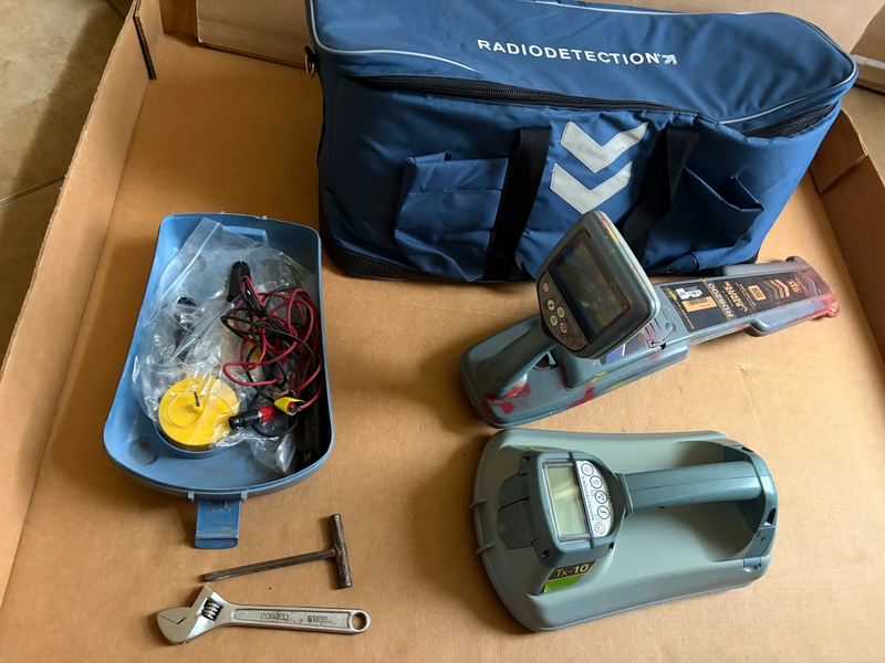 Radiodetection RD8200 Precision Cable & Pipe Locator with Tx-10 10 W Transmitter - actual 1